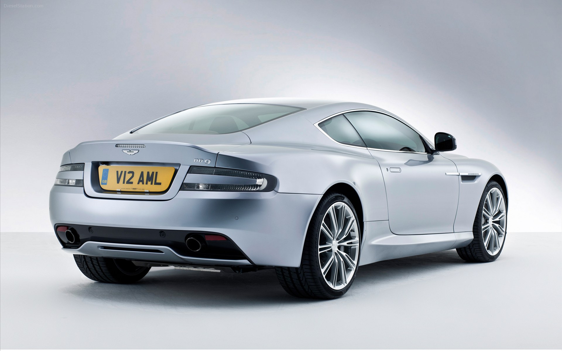 Aston Martin DB9 2013